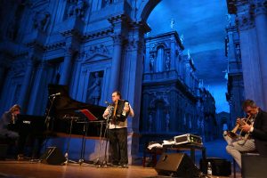 Caprarola – Da Tuscia in Jazz alla Sagra della Nocciola, entra nel vivo l’estate con musica, teatro e cultura