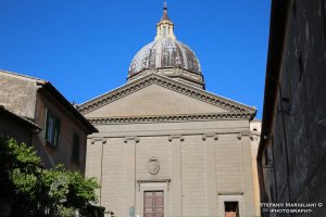 Viterbo – Crollo nel santuario di Santa Rosa, lesionato l’affresco di San Francesco nella navata centrale