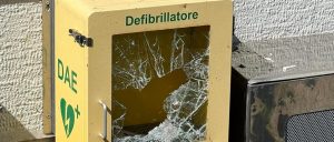 Capodimonte – Rubato defibrillatore, Fanelli: “Rimettetelo al suo posto”