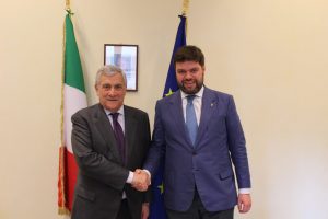 Viterbo, il Ministro Tajani in Provincia per assistere al trasporto della Macchina di Santa Rosa