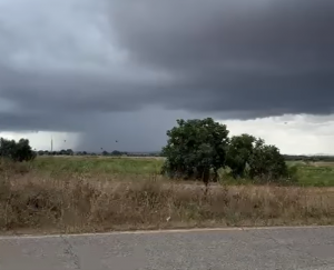 Tarquinia – Nubifragio in corso, strade allagate e interrotte (VIDEO)