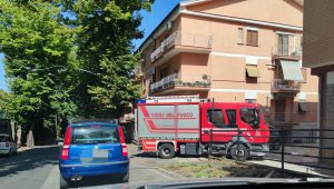 Viterbo – Crolla il muro di un palazzo, intervento dei vigili del fuoco