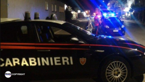 Roma – Rubano vino e francobolli in una cantina, arrestati