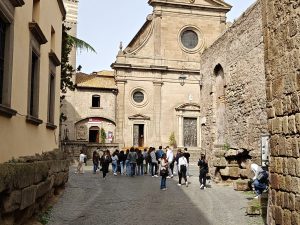 Viterbo – Turismo, intervista a ArcheoAres: “Necessario migliorare posizionamento commerciale del territorio”