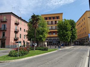 Viterbo – Centro storico, spacciatore fermato davanti alla scuola Tecchi con droga in tasca