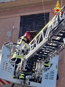 Civitavecchia – Uomo trovato morto nella sua abitazione in via Francesco De Santis