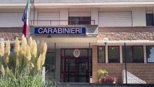 Scoperto market della droga in casa a Roma, arrestato 31enne