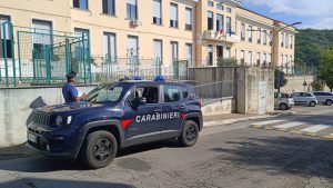 Santi Cosma e Damiano, colpo grosso a scuola: ladri rubano 85 pc dall’Istituto Rossi