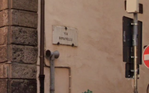 Viterbo – Centro storico, minaccia di togliersi la vita lanciandosi da palazzo in via Romanelli