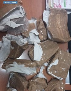 Cassino – Trovato con 500 grammi di hashish e oltre 4mila euro in contanti, arrestato