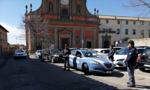 Viterbo – Polizia, nel mese di ottobre sequestrati 29 grammi di hashish, 13 di cocaina e una pistola