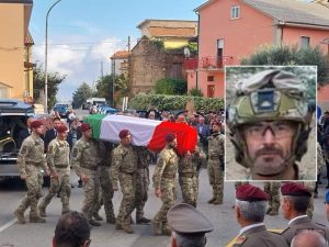 Olivadi – In tanti ai funerali di Vincenzo Aiello: “Perdiamo un professionista orgoglioso del Tricolore” (FOTO)