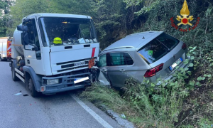 Scontro tra auto e camion-cisterna di Gpl: tragedia sfiorata ad Ariccia