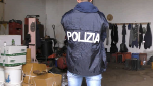 Sezze, blitz della Polizia contro il lavoro nero: chiusa azienda agricola