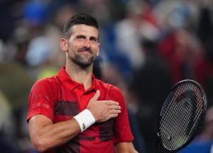 Masters 1000 Shanghai, finale da brividi: Djokovic batte schiena e Fritz, domani sfida Sinner