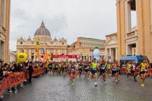 Roma – Torna la “Corsa dei Santi” con 4mila atleti al via, come cambia la viabilità