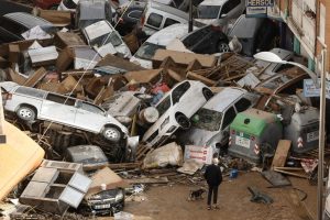 Valencia – In 8 ore la pioggia di un anno, 95 morti e molti dispersi. Allerta a Barcellona