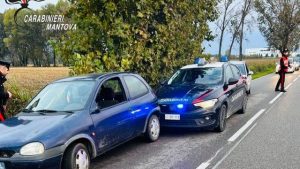 Mantova – Carabinieri effettuano l’alcol test a un automobilista ubriaco, tamponati da un altro ubriaco