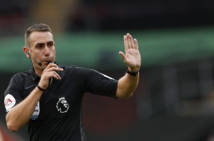 Video virale, scandalo in Premier: insulti a Klopp e Liverpool, sospeso l’arbitro Coote