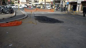 Buche e recinti: il vergognoso “pollaio” nella Roma di Gualtieri