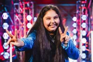 La vetrallese Annamaria, vittima di bullismo, incanta The voice kids con “Esseri Umani”