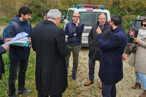 Graffignano – Rifiuti tossici al Pascolaro, sopralluogo di Comune, Provincia e Governo: “Possiamo iniziare a scrivere una nuova pagina” (FOTO)