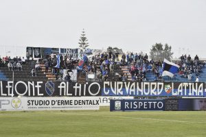 Latina Calcio, l’infrasettimanale al Francioni: progressi e spirito, ma Monopoli corsaro