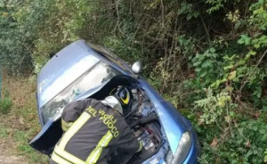 Allumiere, auto nel fosso sulla Braccianese Claudia: giovane finisce in ospedale