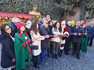 Viterbo – Tutti presenti per l’inaugurazione del Christmas Village di Radanich (Fotogallery)