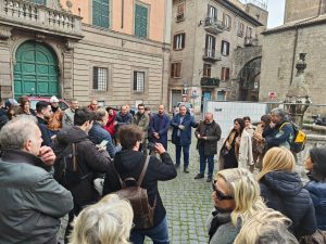 Viterbo – Centro storico, i commercianti: “Degrado, sicurezza e parcheggi, servono soluzioni immediate”