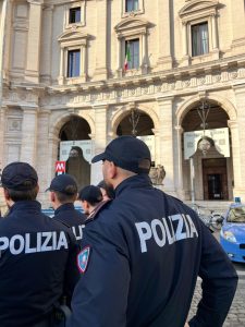 Roma – Controlli a tappeto delle “volanti di sottosuolo” della polizia, quattro arresti e due denunce.