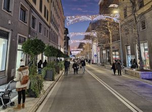 Viterbo – L’amministrazione “rincorre” il Natale a causa di nuove normative, Frontini: “Ma non è una giustificazione”