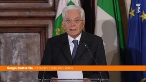 Mattarella “Tenuta istituzioni è unico argine a usurpatori sovranità”