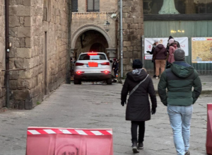 Viterbo – Con l’auto contromano a San Pellegrino a Santo Stefano: “Dissuasori superati dall’ignoranza delle persone”