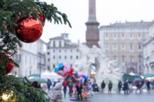 Giubileo, l’esperto: “Serve monitoraggio virus, consiglio mascherina in luoghi affollati”