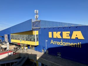 Ikea di Porta di Roma chiude per ristrutturazione, mobili a metà prezzo