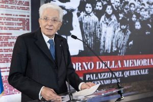 Mattarella “Mai più Auschwitz, regime fascista fu complice”