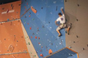 Bari – Cade in palestra durante un’arrampicata, 40enne in fin di vita