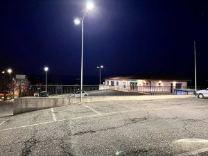 Vitorchiano – E luce fu al parcheggio lungo Via Manzoni: completati i lavori di illuminazione notturna