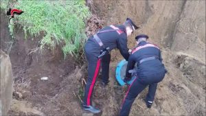 Scoperto arsenale e un carico di cocaina nel Reggino